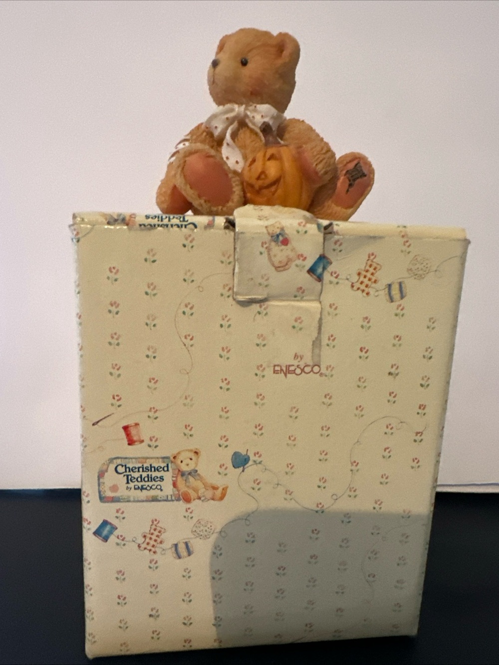 Cherished Teddies OSCAR - 1993 October Bear with Pumpkin